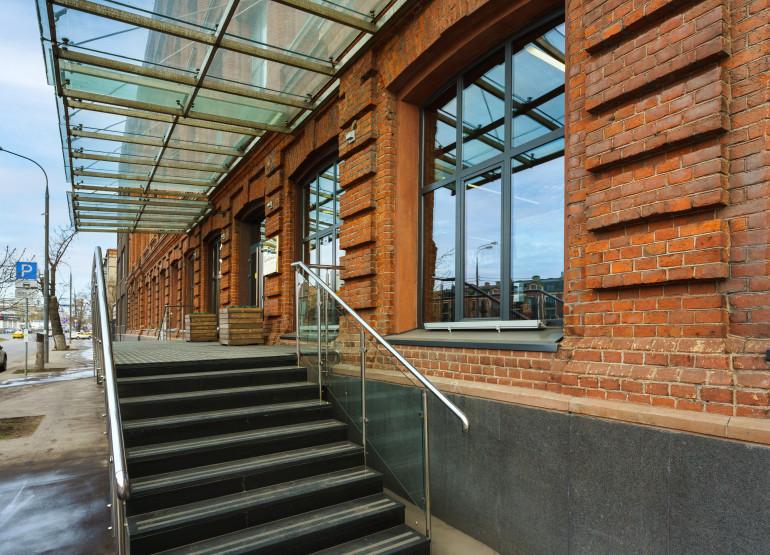 Буревестник: Вид входной группы снаружи